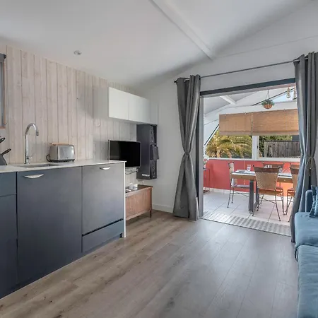 500 M De La Plage, Jardin, 4 Adultes 1 Enfant