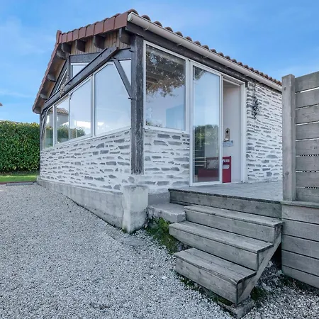 500 M De La Plage, Jardin, 4 Adultes 1 Enfant