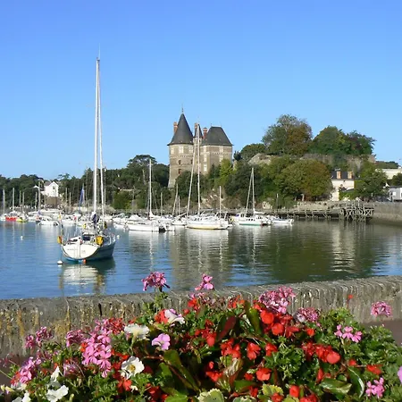 500 M De La Plage, Jardin, 4 Adultes 1 Enfant